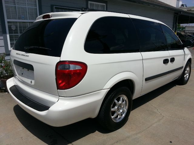 Dodge Grand Caravan 2005 photo 2