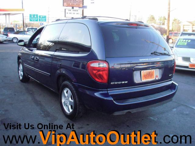 Dodge Grand Caravan 2005 photo 2