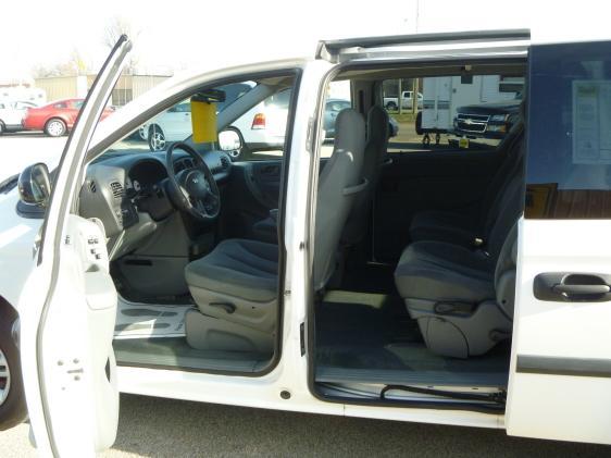 Dodge Grand Caravan 2005 photo 3