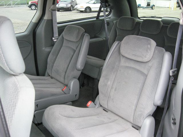 Dodge Grand Caravan 2005 photo 2