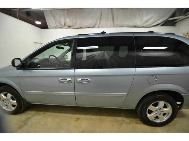 Dodge Grand Caravan 2005 photo 2
