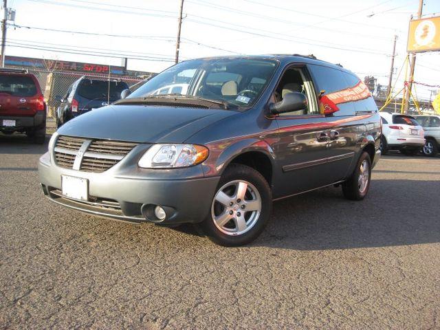 Dodge Grand Caravan 2005 photo 1