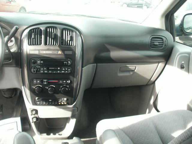 Dodge Grand Caravan 2005 photo 3