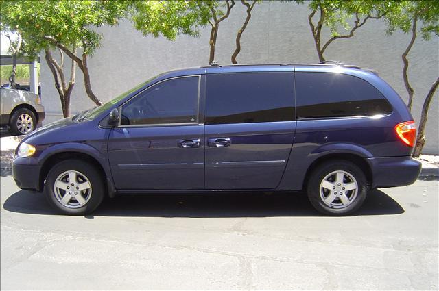 Dodge Grand Caravan 2005 photo 2
