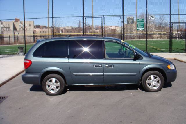 Dodge Grand Caravan 2005 photo 3