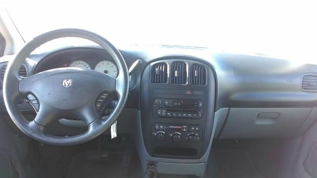 Dodge Grand Caravan 2005 photo 2