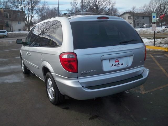 Dodge Grand Caravan 2005 photo 2