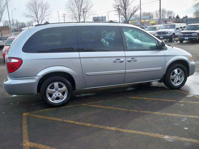 Dodge Grand Caravan 2005 photo 3