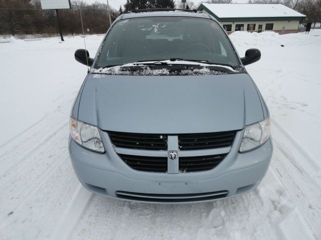 Dodge Grand Caravan 2005 photo 2