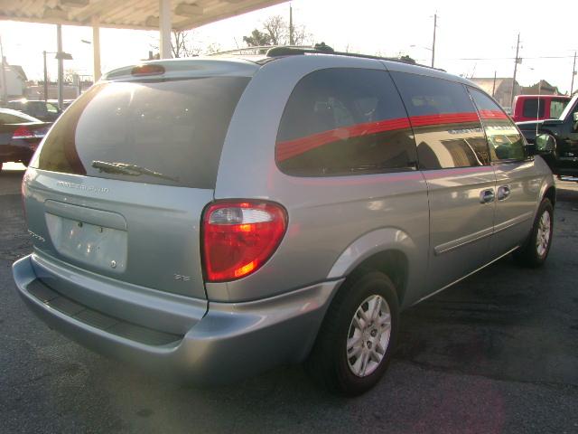 Dodge Grand Caravan 2005 photo 2
