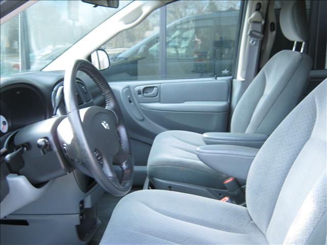 Dodge Grand Caravan 2005 photo 2