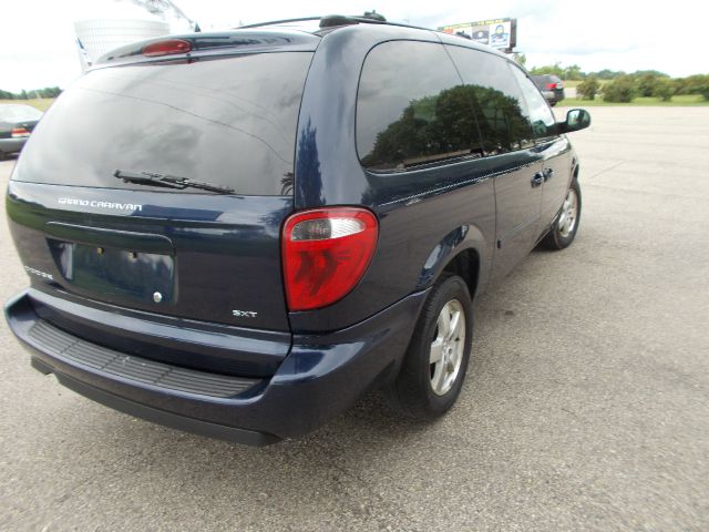 Dodge Grand Caravan 2005 photo 3