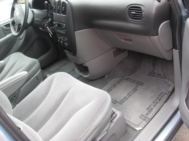 Dodge Grand Caravan 2005 photo 2