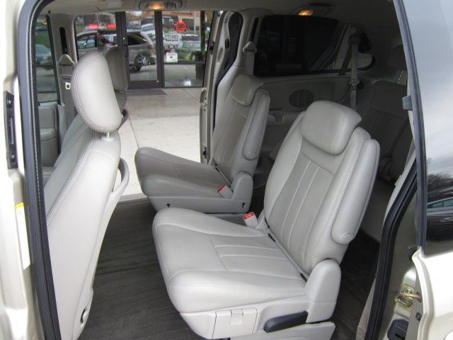 Dodge Grand Caravan 2005 photo 3