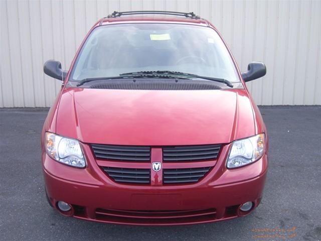Dodge Grand Caravan 2005 photo 2
