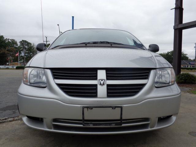 Dodge Grand Caravan 2005 photo 2