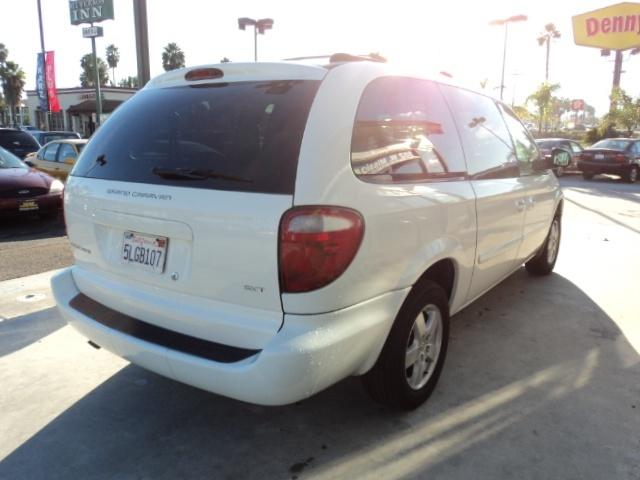 Dodge Grand Caravan 2005 photo 3
