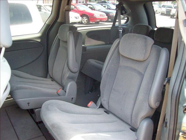 Dodge Grand Caravan 2005 photo 2