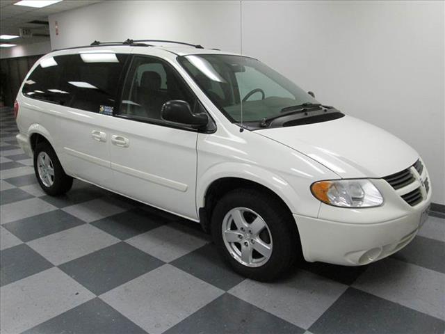 Dodge Grand Caravan 2005 photo 2