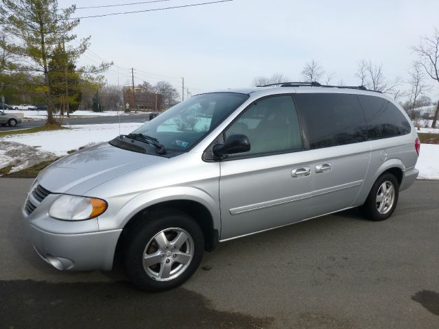 Dodge Grand Caravan 2005 photo 2