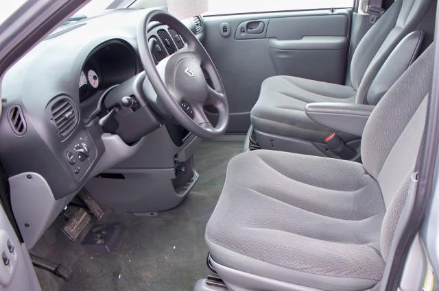 Dodge Grand Caravan 2005 photo 2