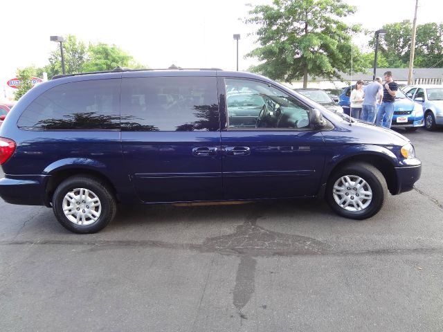 Dodge Grand Caravan 2005 photo 2