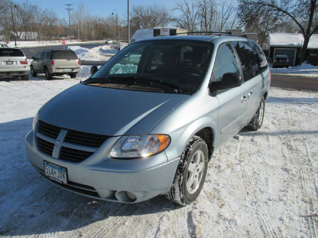 Dodge Grand Caravan 2005 photo 2