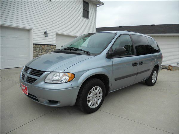Dodge Grand Caravan 2005 photo 2