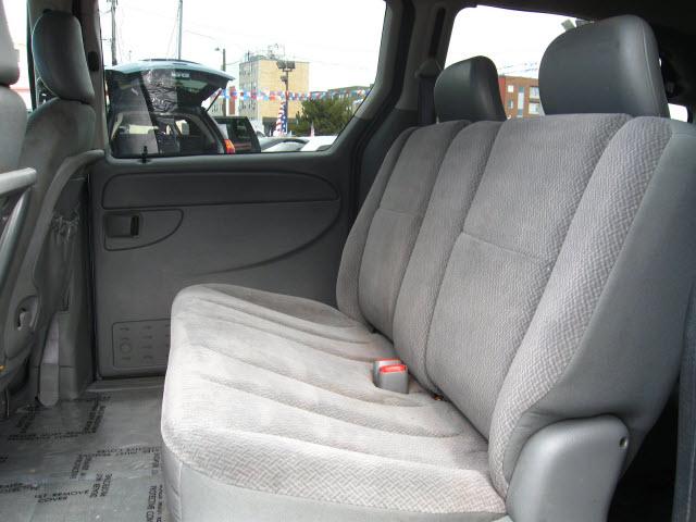 Dodge Grand Caravan 2005 photo 2