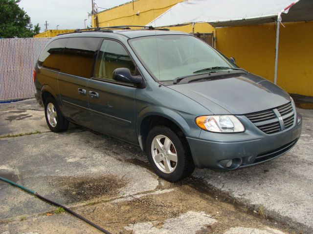 Dodge Grand Caravan 2005 photo 3