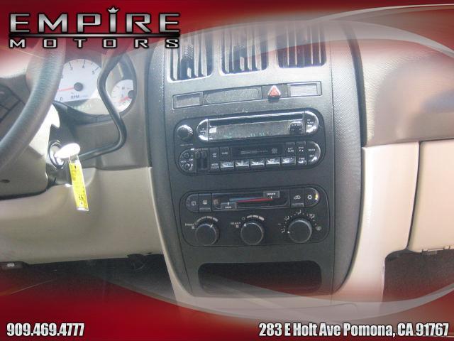 Dodge Grand Caravan 2005 photo 3