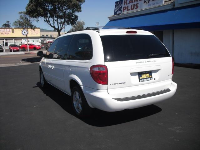 Dodge Grand Caravan 2005 photo 1