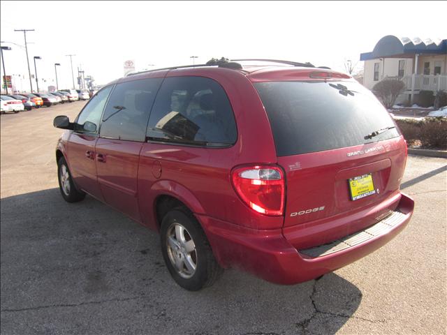 Dodge Grand Caravan 2005 photo 2