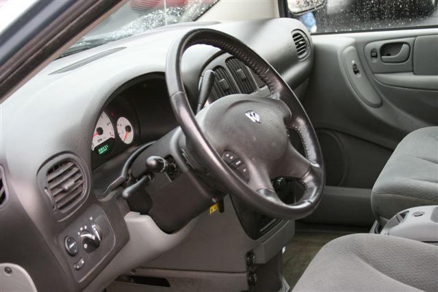 Dodge Grand Caravan 2005 photo 2