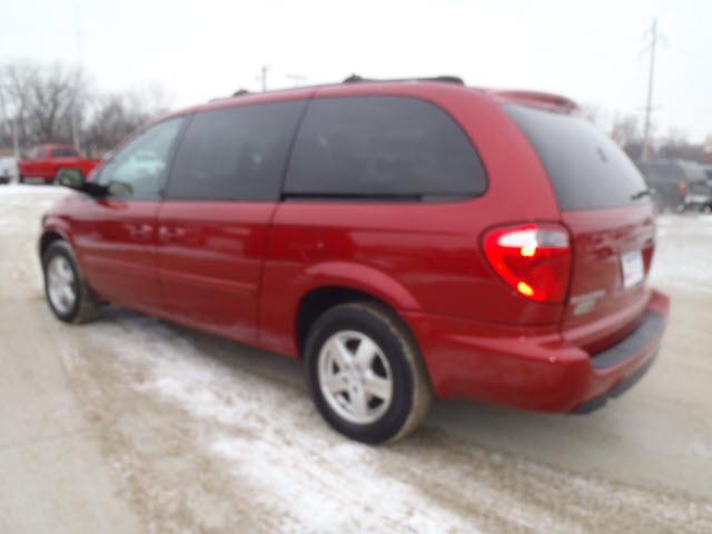 Dodge Grand Caravan 2005 photo 2