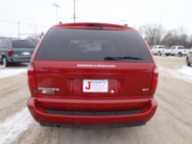 Dodge Grand Caravan 2005 photo 3