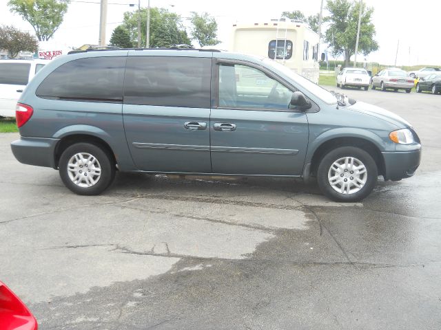 Dodge Grand Caravan 2005 photo 2