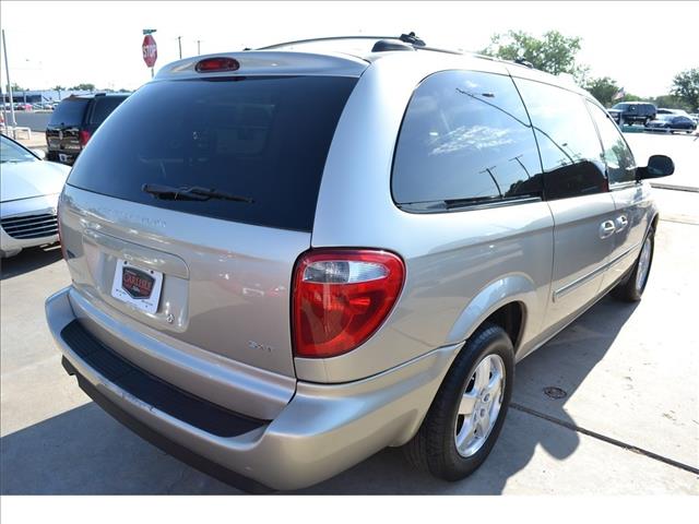 Dodge Grand Caravan 2005 photo 1