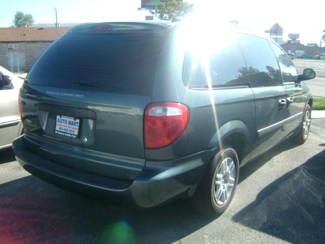 Dodge Grand Caravan 2005 photo 2