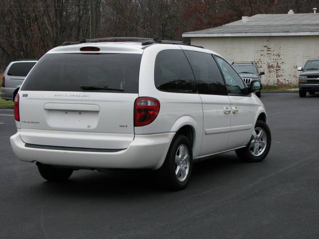Dodge Grand Caravan 2005 photo 2