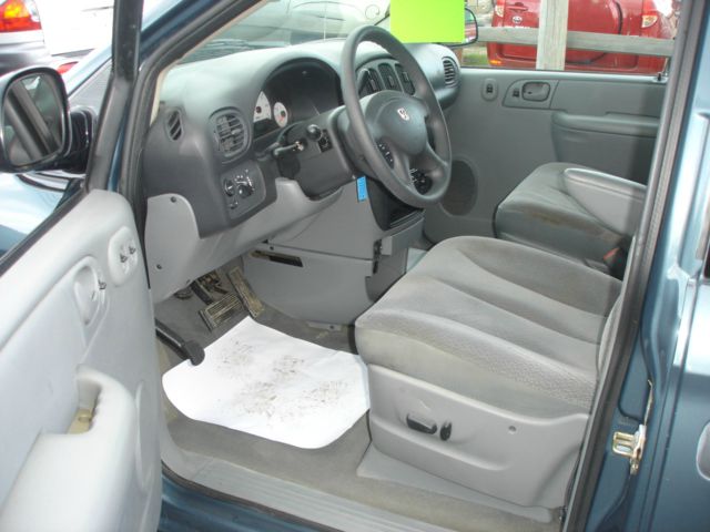 Dodge Grand Caravan 2005 photo 2