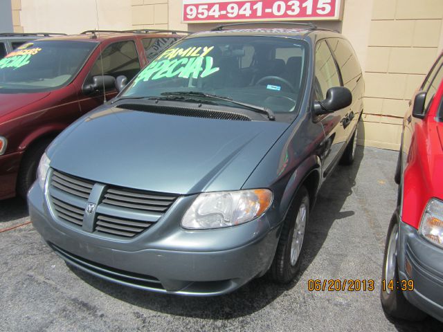 Dodge Grand Caravan 2005 photo 3