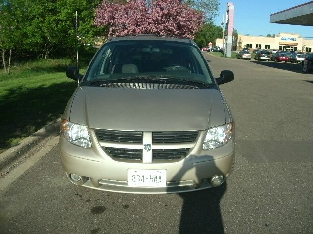 Dodge Grand Caravan 2005 photo 2