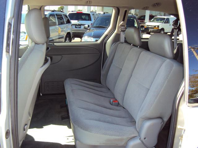 Dodge Grand Caravan 2005 photo 2