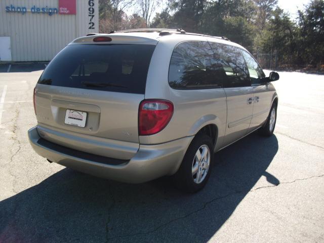 Dodge Grand Caravan 2005 photo 3