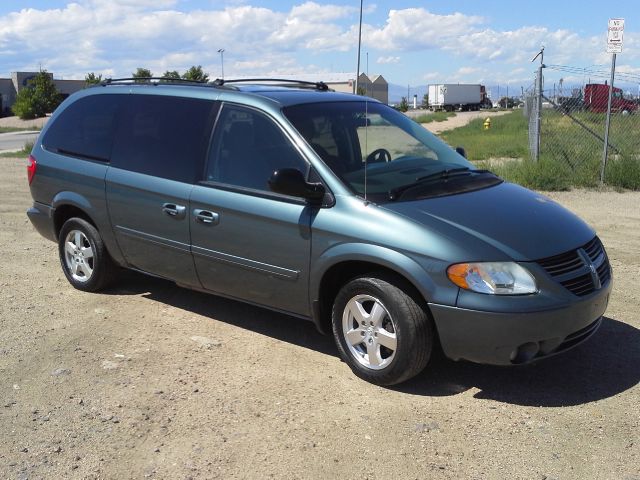 Dodge Grand Caravan 2005 photo 2
