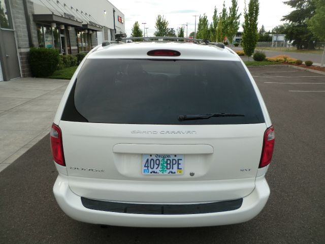 Dodge Grand Caravan 2005 photo 13