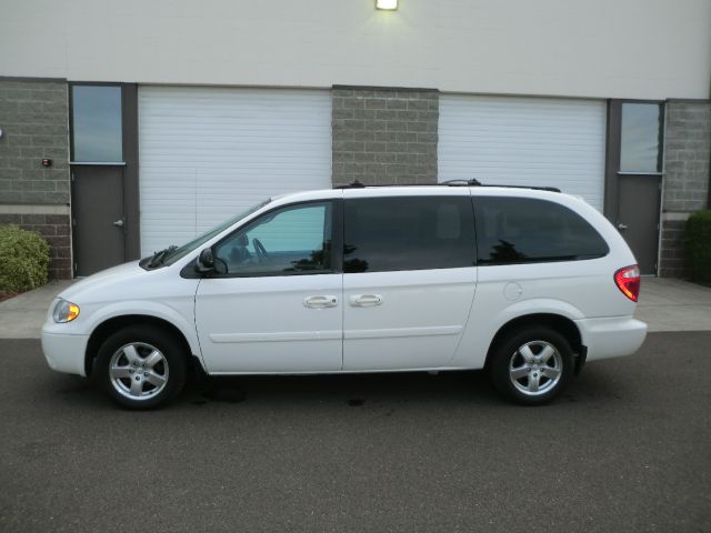 Dodge Grand Caravan 2005 photo 16