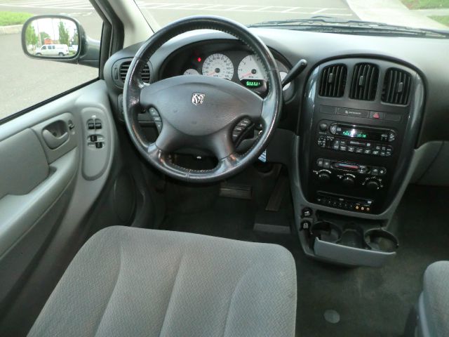 Dodge Grand Caravan 2005 photo 19