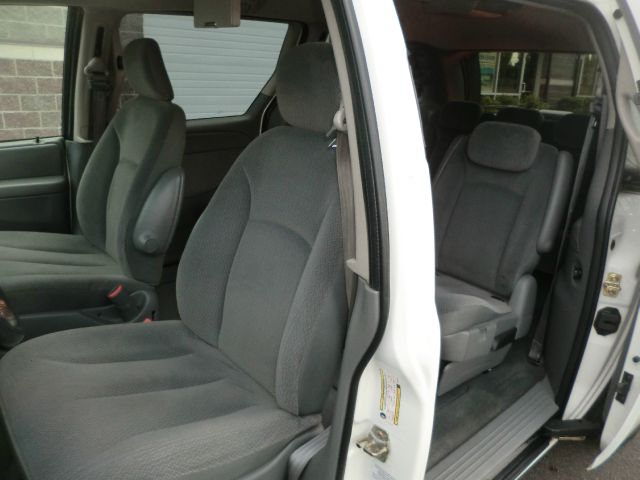 Dodge Grand Caravan 2005 photo 2